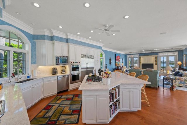 258 Locha Drive, Jupiter, FL 33458