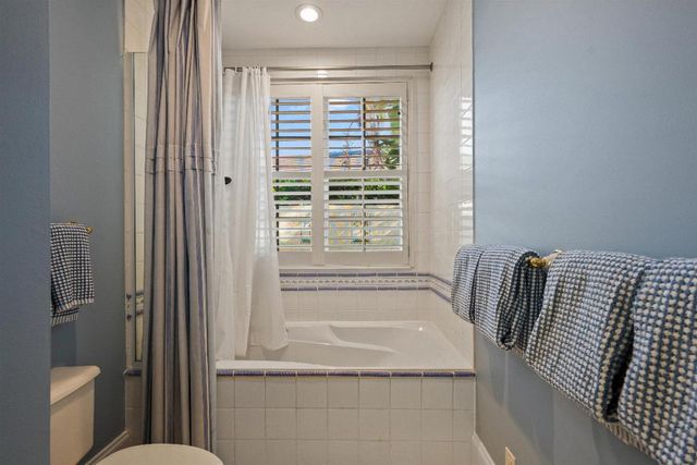 258 Locha Drive, Jupiter, FL 33458