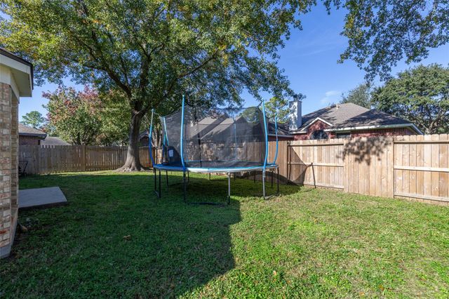 20334 Willow Trace Drive, Cypress, TX 77433