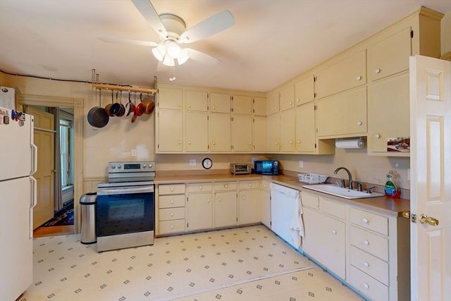 160 Franklin St, Boston, MA 02134