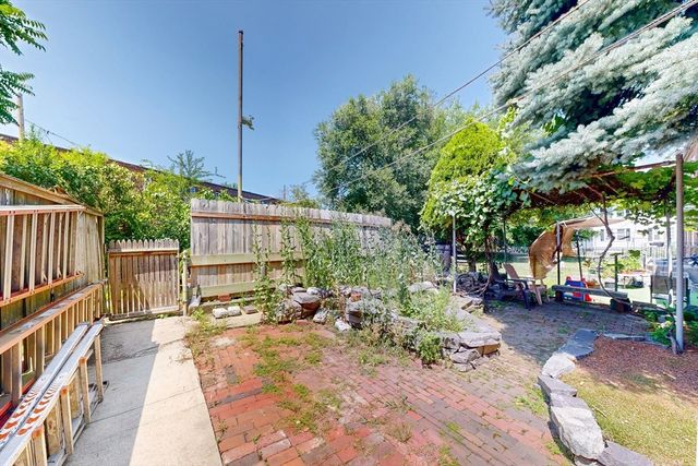 160 Franklin St, Boston, MA 02134