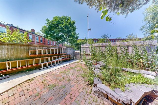160 Franklin St, Boston, MA 02134