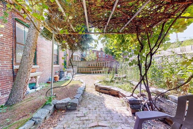 160 Franklin St, Boston, MA 02134