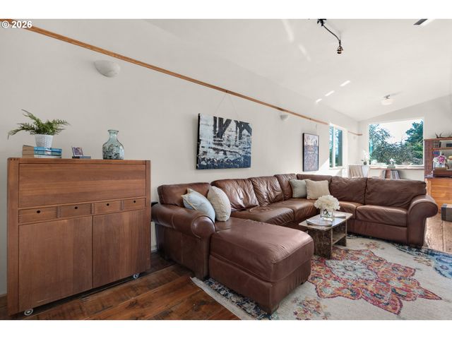 88952 DELLMOOR Loop, Warrenton, OR 97146