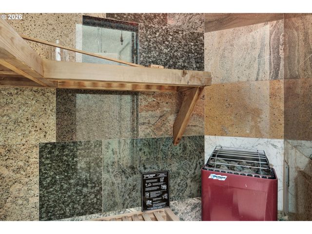 88952 DELLMOOR Loop, Warrenton, OR 97146