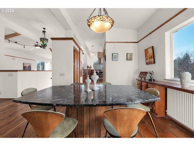 88952 DELLMOOR Loop, Warrenton, OR 97146