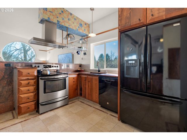 88952 DELLMOOR Loop, Warrenton, OR 97146