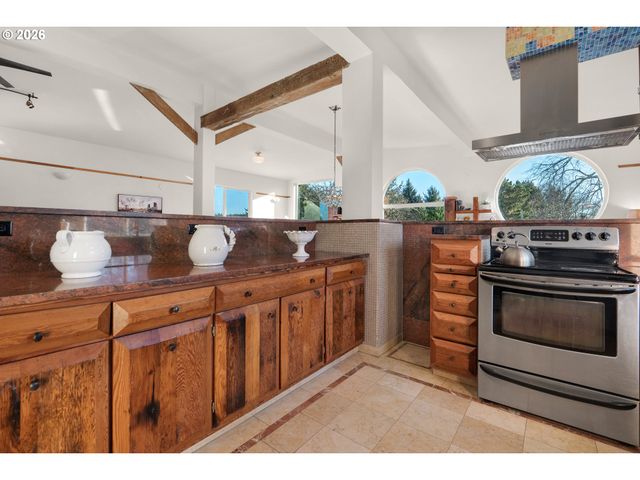 88952 DELLMOOR Loop, Warrenton, OR 97146