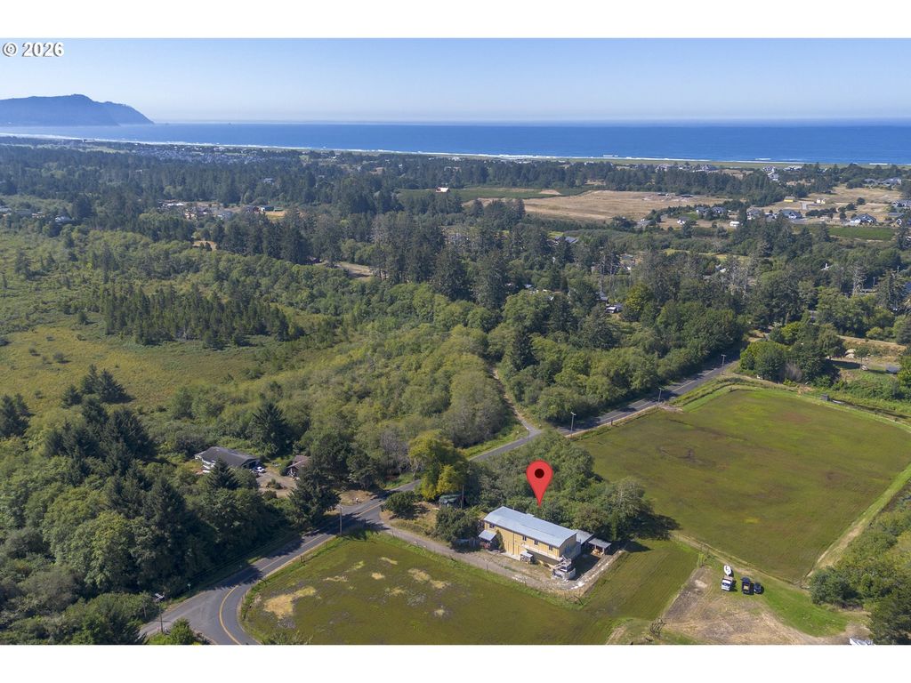 88952 DELLMOOR Loop, Warrenton, OR 97146