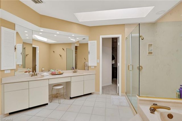 812 Pine Creek LN, Naples, FL 34108