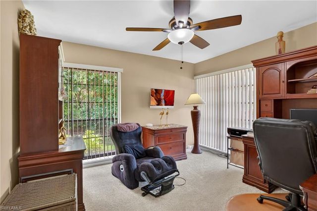 812 Pine Creek LN, Naples, FL 34108