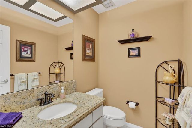 812 Pine Creek LN, Naples, FL 34108