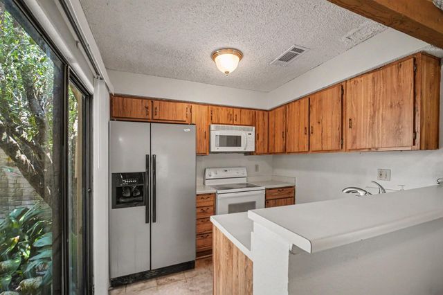 3150 Windchase Boulevard, Houston, TX 77082
