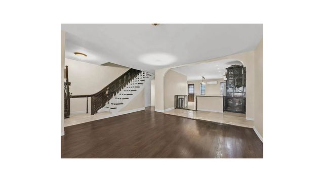 519 MONROE Street, New York City, NY 11221