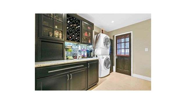 519 MONROE Street, New York City, NY 11221