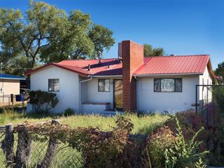 608 E Hill Street, Espanola, NM 87532
