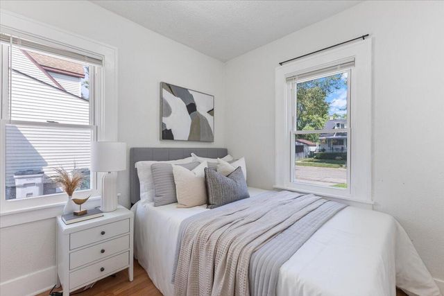 445 W Milton Avenue, Hazel Park, MI 48030
