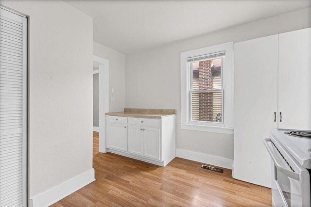 445 W Milton Avenue, Hazel Park, MI 48030