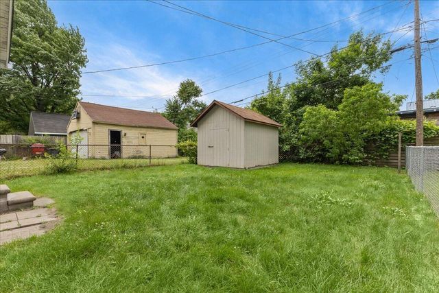 445 W Milton Avenue, Hazel Park, MI 48030