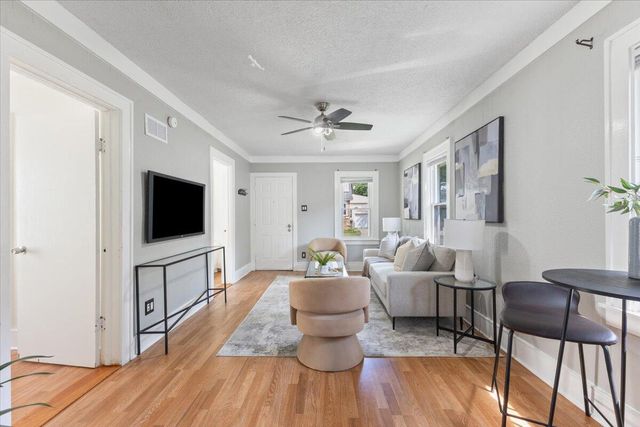 445 W Milton Avenue, Hazel Park, MI 48030