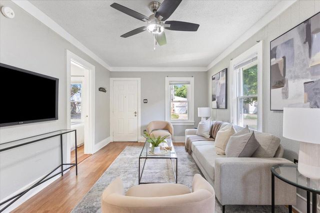445 W Milton Avenue, Hazel Park, MI 48030