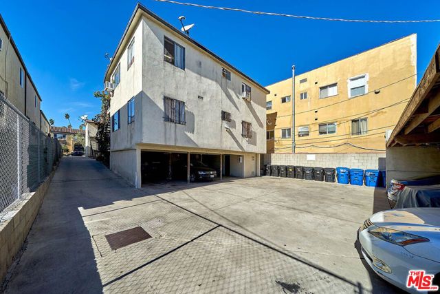910 S Catalina Street, Los Angeles, CA 90006