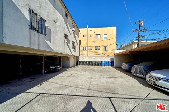 910 S Catalina Street, Los Angeles, CA 90006