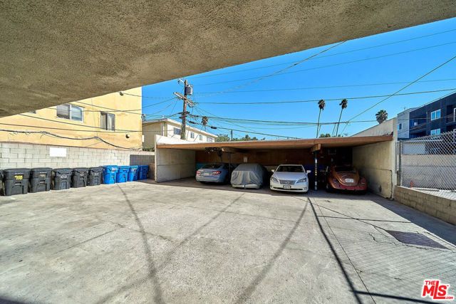 910 S Catalina Street, Los Angeles, CA 90006