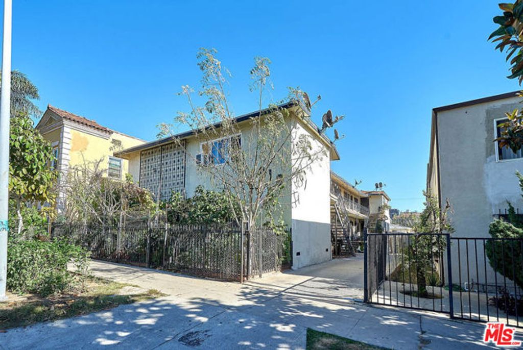 910 S Catalina Street, Los Angeles, CA 90006