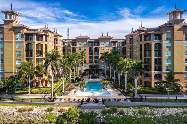 2825 Palm Beach BLVD 401, Fort Myers, FL 33916