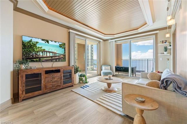 2825 Palm Beach BLVD 401, Fort Myers, FL 33916
