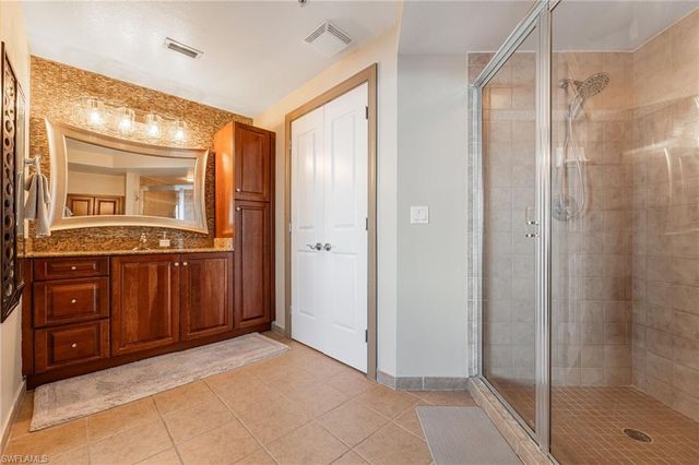 2825 Palm Beach BLVD 401, Fort Myers, FL 33916