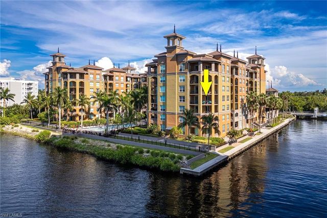 2825 Palm Beach BLVD 401, Fort Myers, FL 33916