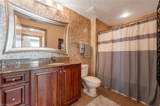 2825 Palm Beach BLVD 401, Fort Myers, FL 33916