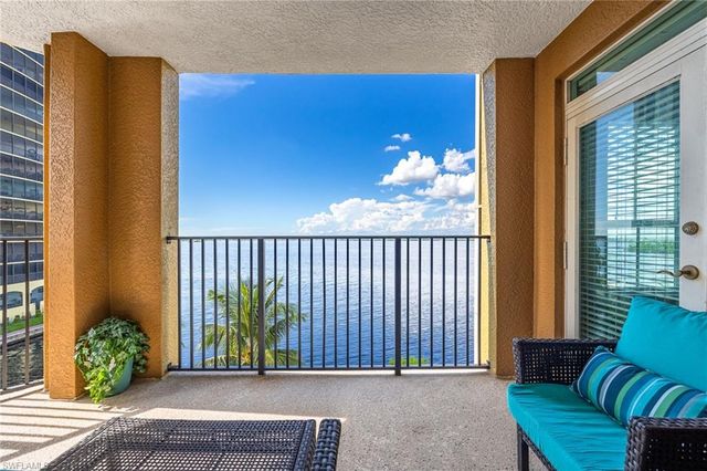 2825 Palm Beach BLVD 401, Fort Myers, FL 33916