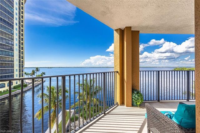 2825 Palm Beach BLVD 401, Fort Myers, FL 33916