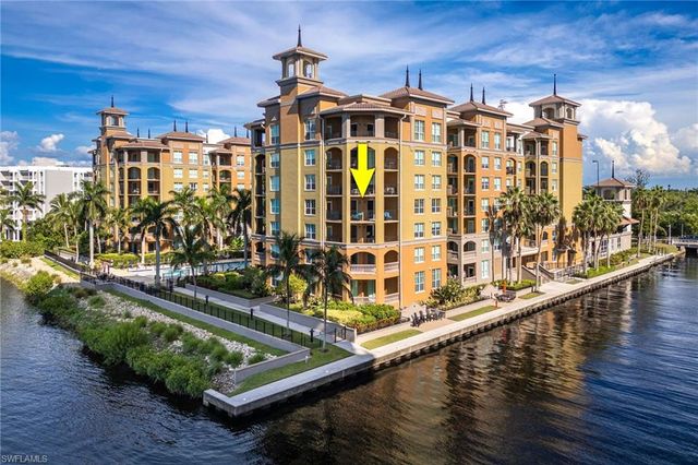 2825 Palm Beach BLVD 401, Fort Myers, FL 33916