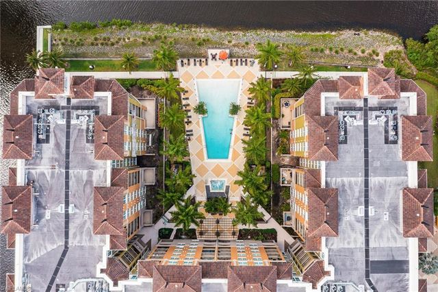 2825 Palm Beach BLVD 401, Fort Myers, FL 33916