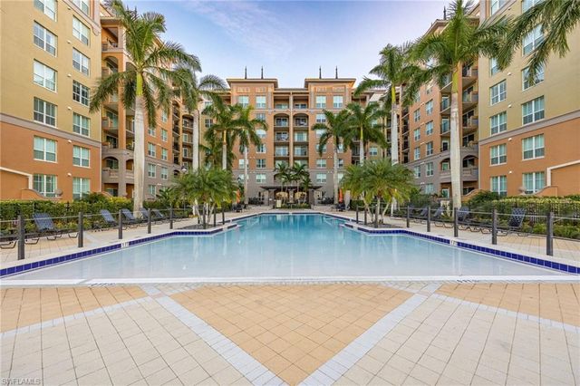 2825 Palm Beach BLVD 401, Fort Myers, FL 33916