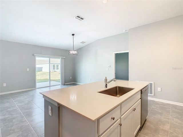 1033 HOLDEN WAY, Eagle Lake, FL 33839