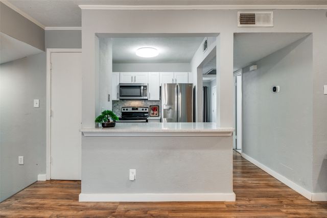 4317 Hartford Street 214, Dallas, TX 75219