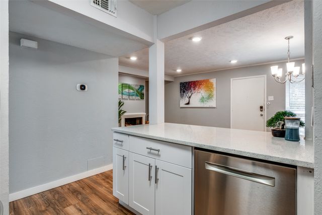 4317 Hartford Street 214, Dallas, TX 75219