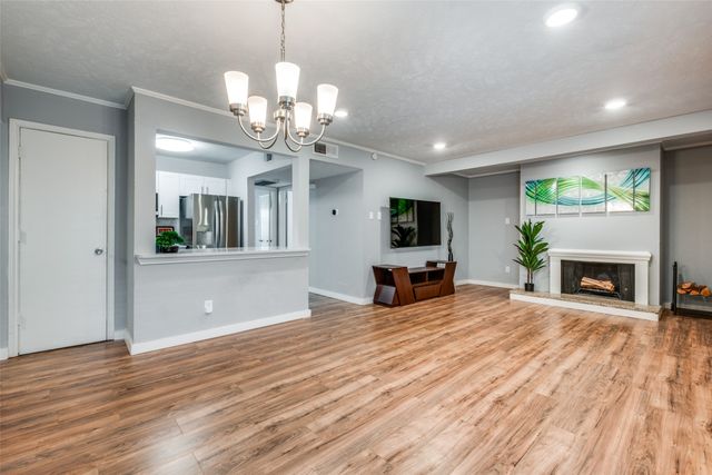 4317 Hartford Street 214, Dallas, TX 75219