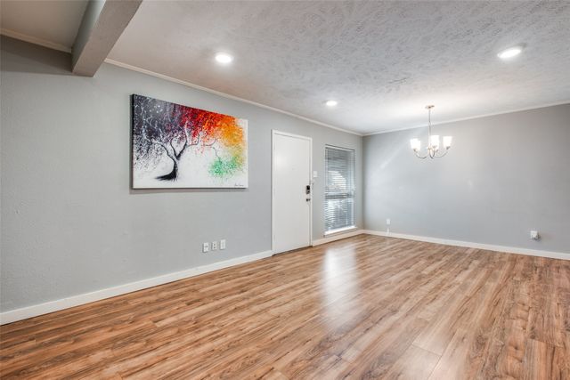 4317 Hartford Street 214, Dallas, TX 75219