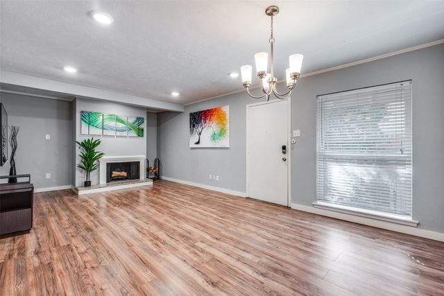 4317 Hartford Street 214, Dallas, TX 75219