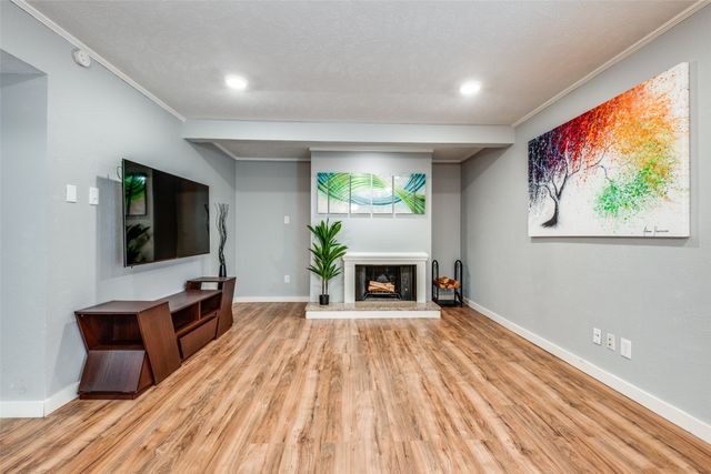 4317 Hartford Street 214, Dallas, TX 75219