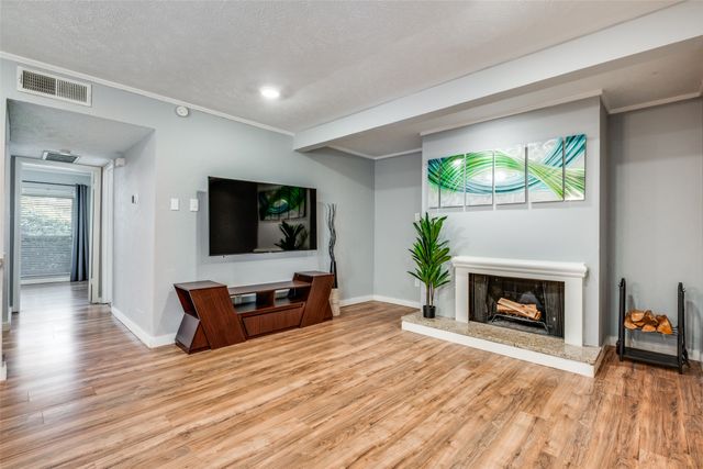 4317 Hartford Street 214, Dallas, TX 75219
