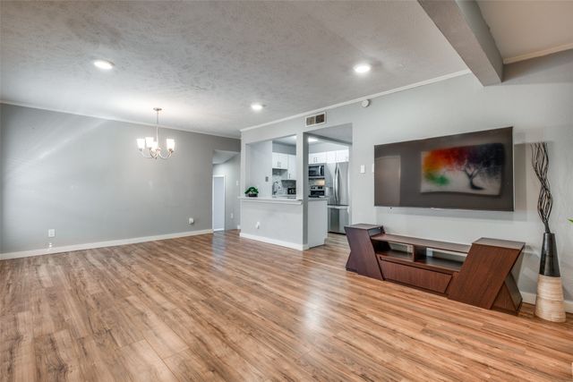 4317 Hartford Street 214, Dallas, TX 75219