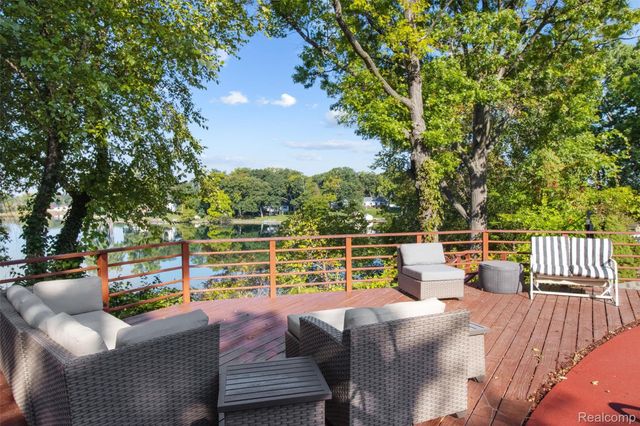 3379 Wormer Drive, Waterford Charter Township, MI 48329