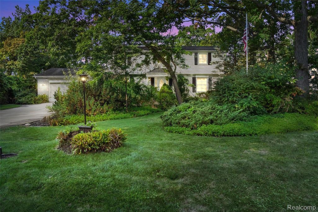 3379 Wormer Drive, Waterford Charter Township, MI 48329